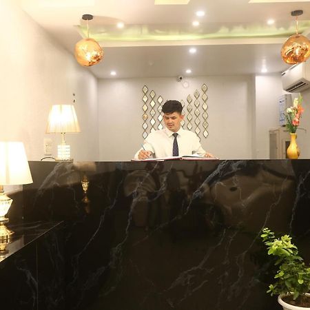 Hotel Earth Delhi  Exterior photo