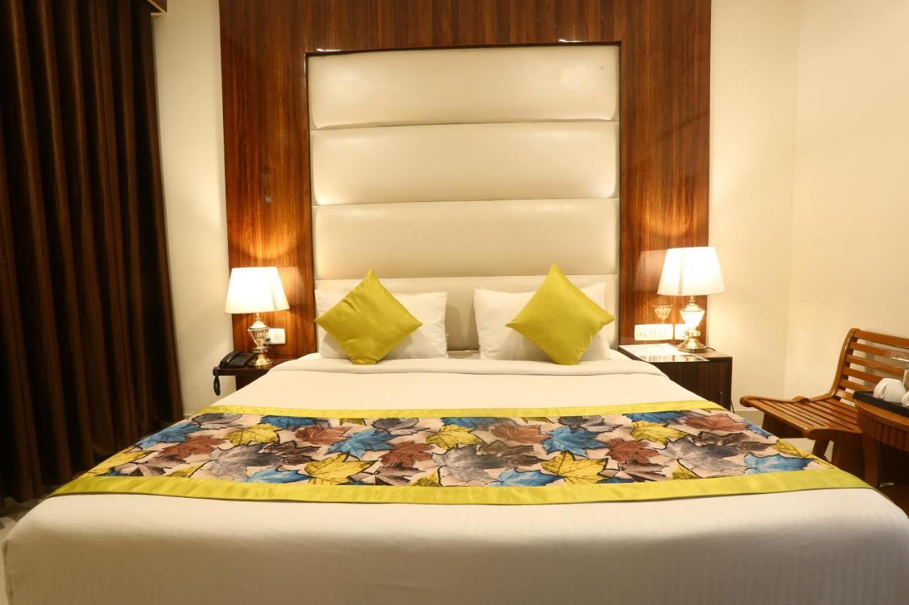 Hotel Earth Delhi  Exterior photo